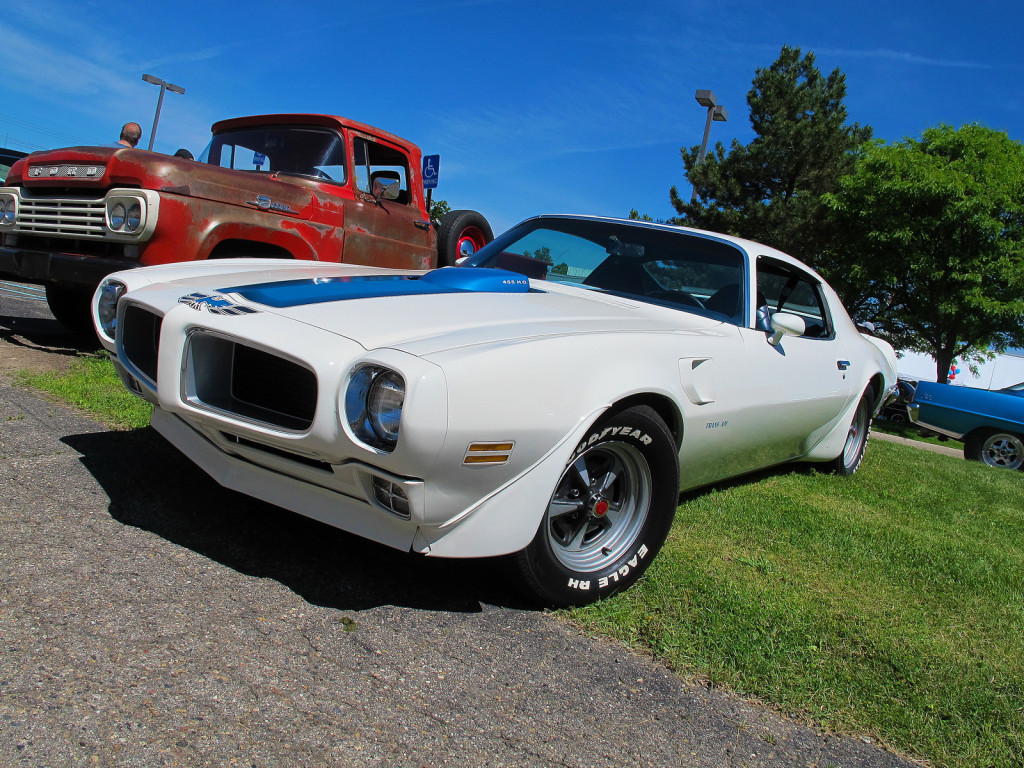 One thing the second gen Trans Am had on its Camaro sibling was the big cubic inch V-8 option. While Camaro buyers had to settle for a 402 big-block, Firebird customers could order up a 455-inch plant starting in ’71.